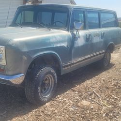 1972 international travelall 1110