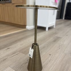 NEW IN NOX TARGET ROUND ACCENT SIDE TABLE GLASS / BRASS