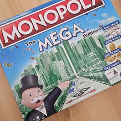 Monopoly The Mega Edition by Winning Moves Games USA, a Bigger and Faster Version of Monopoly with the Speed Die for 2 to 8 Players, Ages 8 and up 