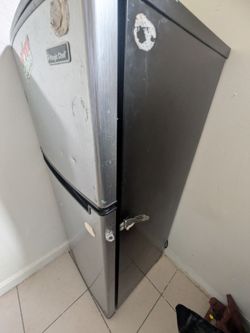 Mini fridge