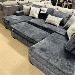 Stunning Double Chaise Sectional!