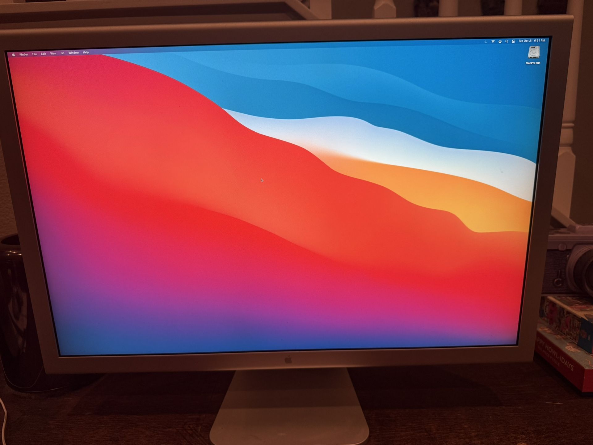 30” Apple cinema display with Thunderbolt 2 Adapter