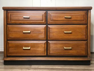 Refinished VTG Wood 6-Drawer Dresser – Sumter Cabinet Co. Location: Furneaux Ln. & Frankford Rd.
