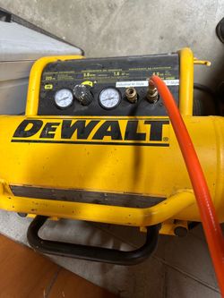 DEWALT 4.5 Gal 225 PSI Heavy-Duty Air Compressor + Hose & Accessories