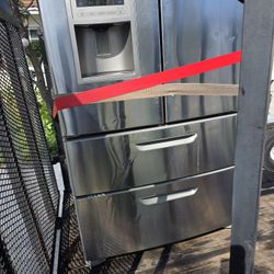 LG Refrigerator FREZZER  1335 NE 135ST.NORTH MIAMI