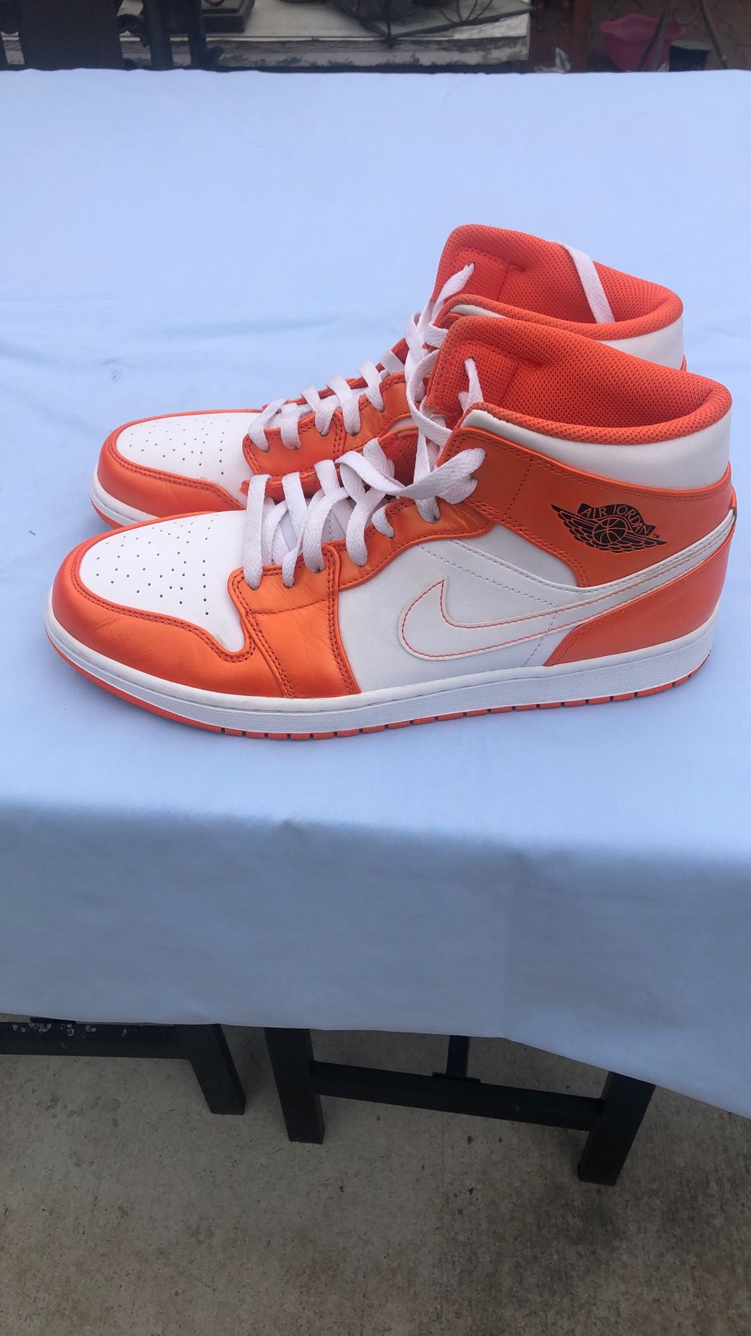 Air Jordan 1 Mid SE Electro