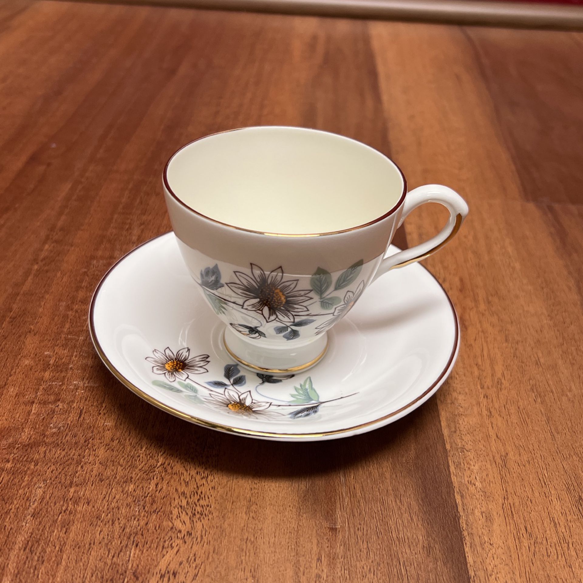 🔸Lefton Bone China tea cup and saucer England🔸