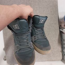 Rare DC Shoes Size 9.5 Men