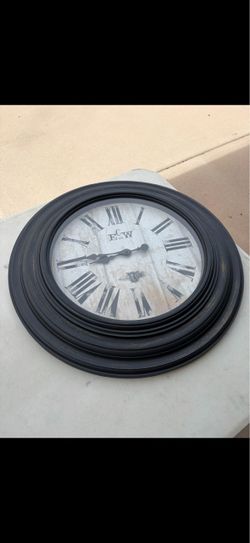 Large Round Vintage-Style Wall Clock