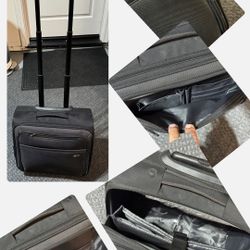 SOLO large 17” Laptop Rolling Bag