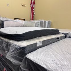 New Queen Memory Foam Mattress 