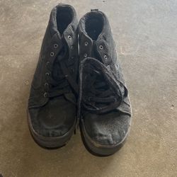 Boys/mens Size 6 Shoes