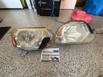 Pair of OEM-Style Car Headlight Assemblies