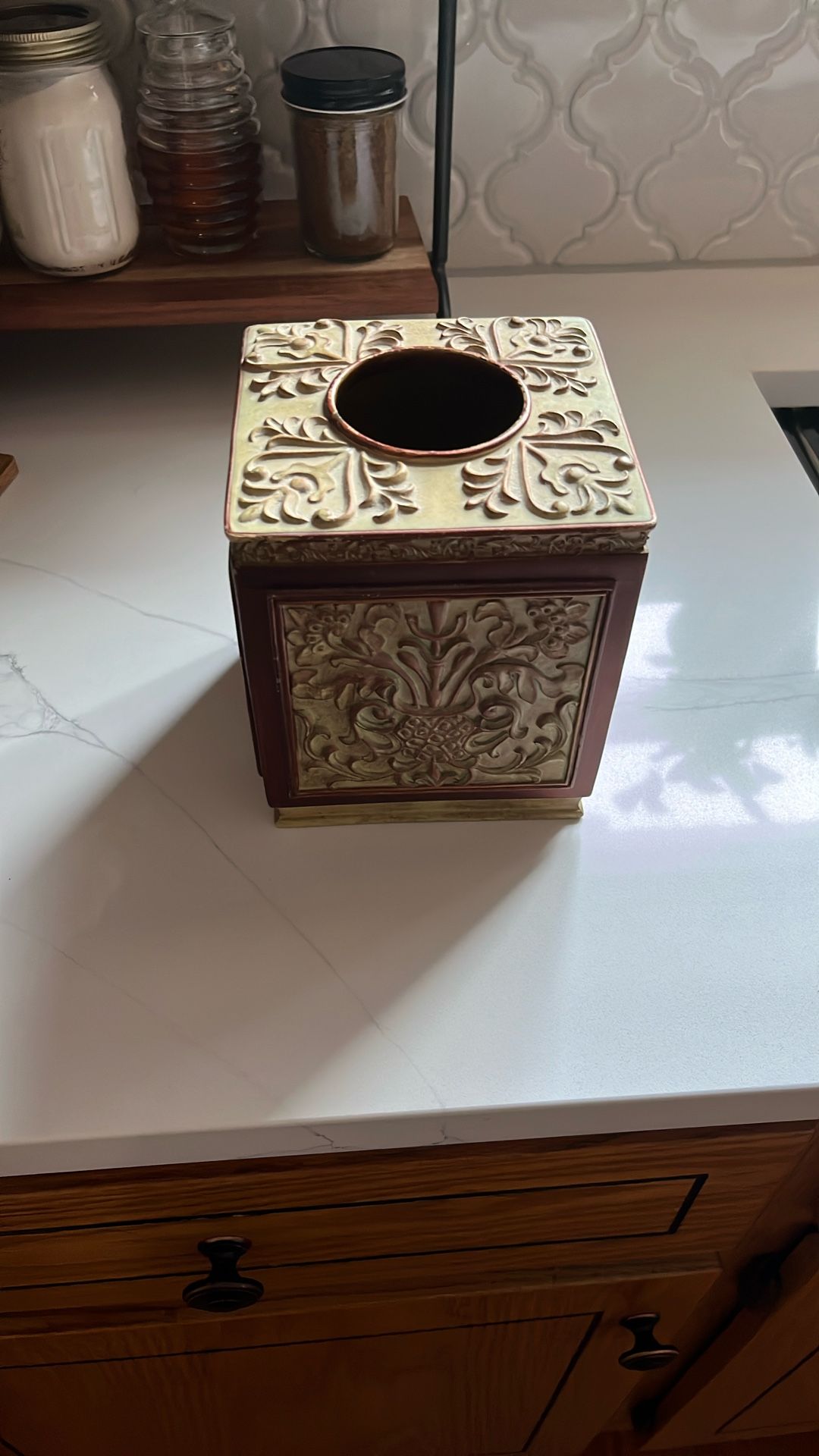 Tissue Container