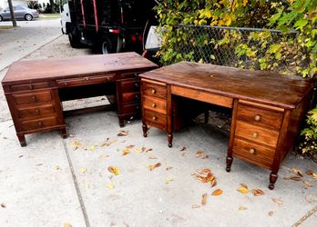 (FREE) Antique School teachers desk
