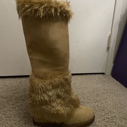 Women’s Wedged Boots Size 6 1/2