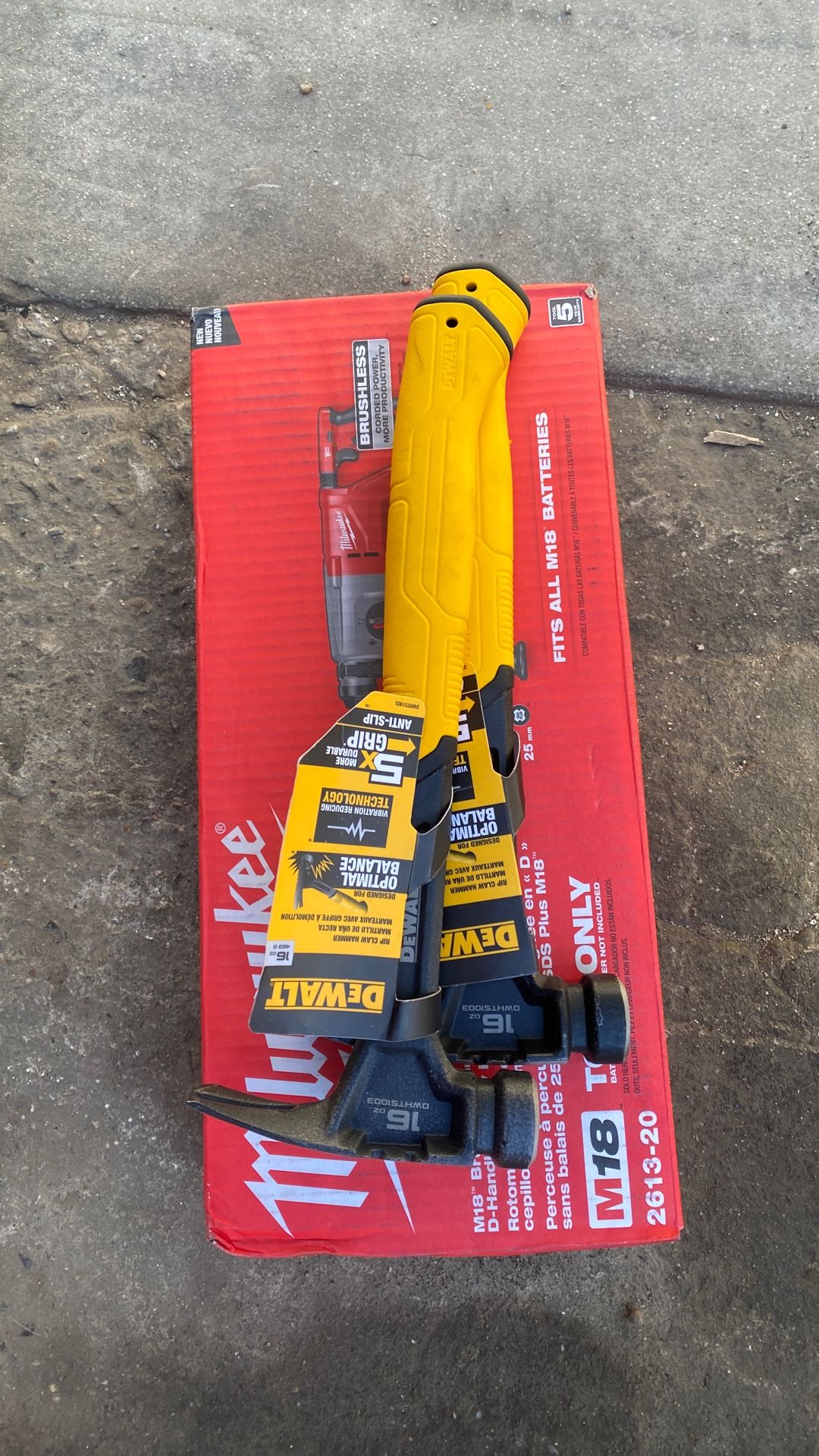 Dewalt 16 Oz Hammer $20 Each/ Cada Uno