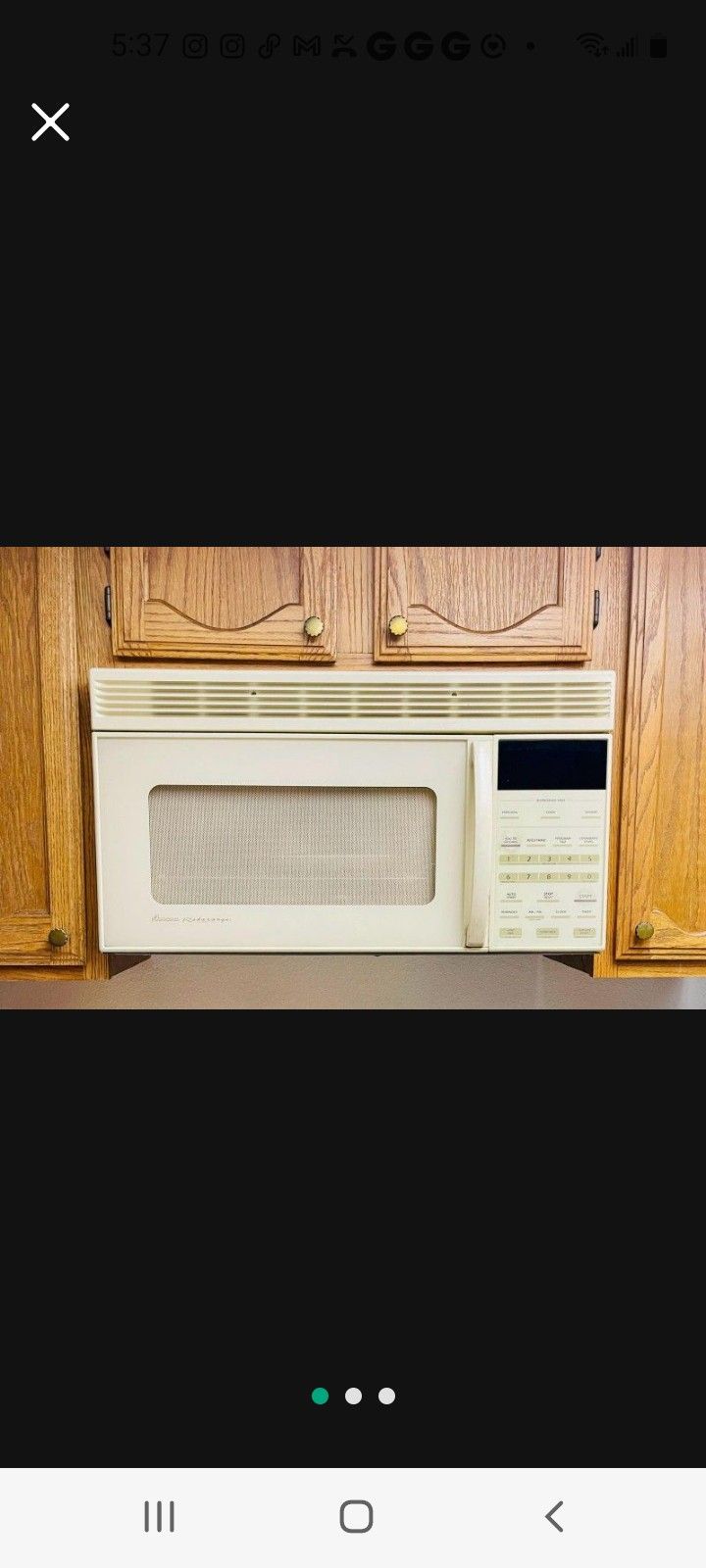 Amana Radarange microwave oven. Works perfectly with no issues. Standard size: 29.5" x 16" x 14". The unit is already disconnected.