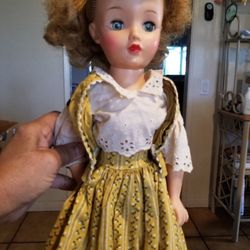 Antique Doll Eyes Open And Close .