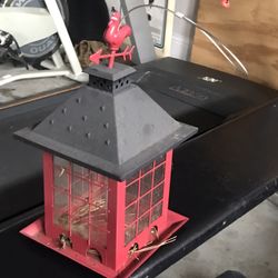 2 Bird Houses