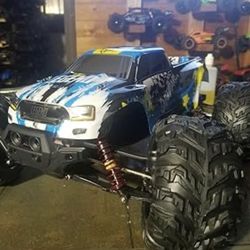 Brand new N Sealed  Extremely Big LAEGENDARY 1:10 Scale 4x4 Off-Road RC Truck - Hobby Grade Brushed Motor Truck!!!!!!