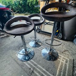 Set of 3 Brown wicker barstools