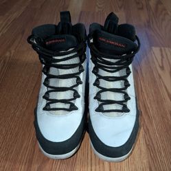 Jordan 9 retro OG size 8 2016