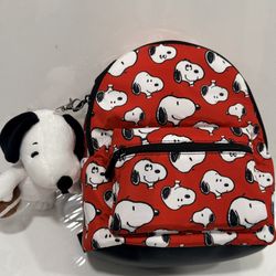 Peanuts Snoopy 2 Piece Set , Mini Backpack, plush Keychain.