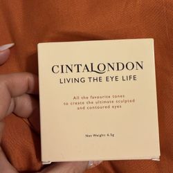 Cinta London Living The Eye Life 