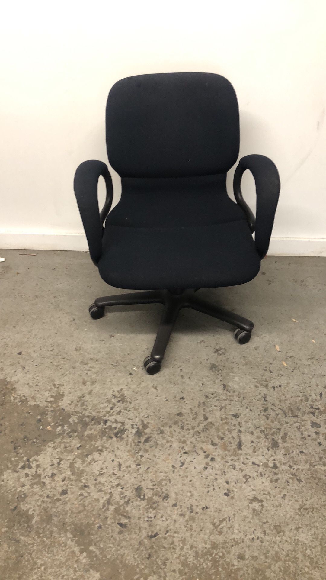 Strong flexible office chair