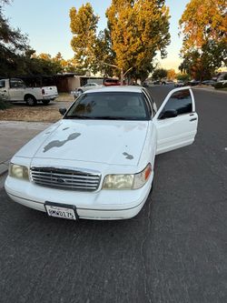 2004 Crown Victoria