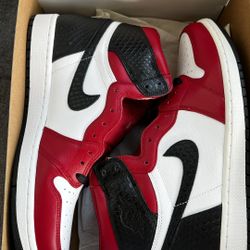Jordan 1 Satin SZ 10