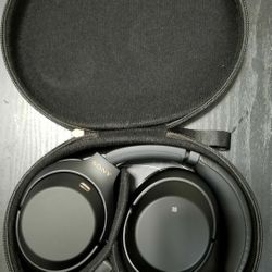 Sony XM4 Black Headphones