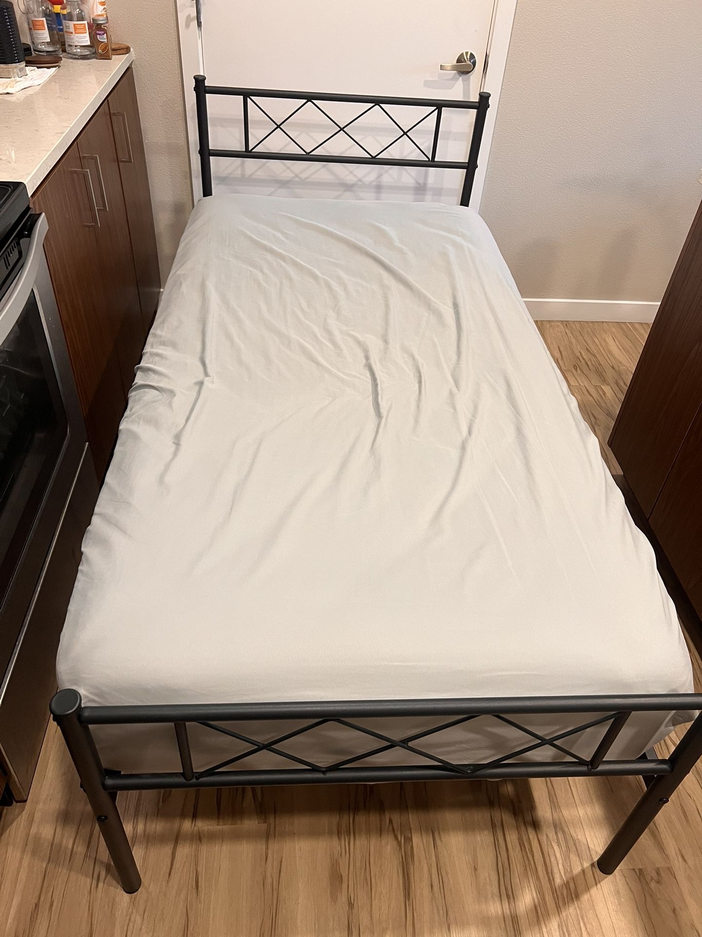 Twin Bed- Black Metal 