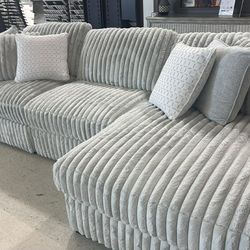 OM• $38 Initial • Brand New// stependo 3 piece plush, comfortable sectional