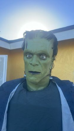 Universal Frankenstein Animatronic