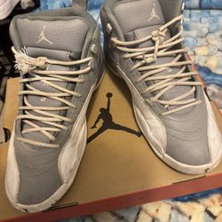 Jordan 12 “stealth”