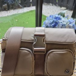 Lululemon Wunderlust Multi Pocket Purse