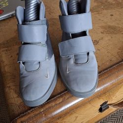 Nike Fly Stepper Size 7
