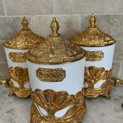 GLASS CANISTER WITH GOLD DESIGN