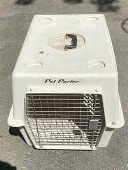 Medium dog/cat carrier crate