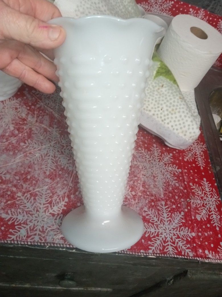 Milk glass vase