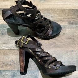 BCBG Leather Heels size Womans 6B (4in Heels)