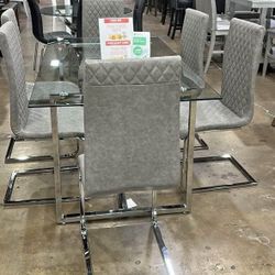 Brand New !! Table 4 Chair ! $39 Down 