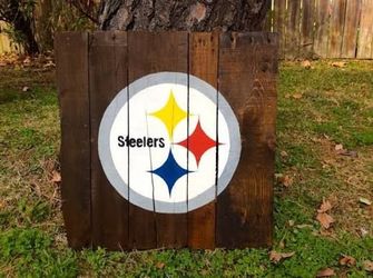 Customize any pallet with your logo or sports team
