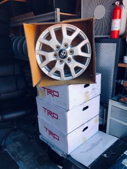 New set. 2026 Tacoma SR5 17” alloys. $150 set 4