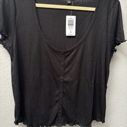 NEW Torrid 2 button up Tee ( pointelle fabric )