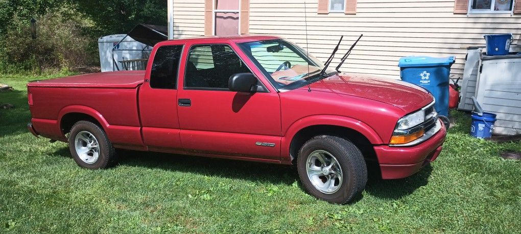 2001 S 10 Chevy Pickup 🛻