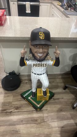 TATIS  Jr. Bobblehead stand