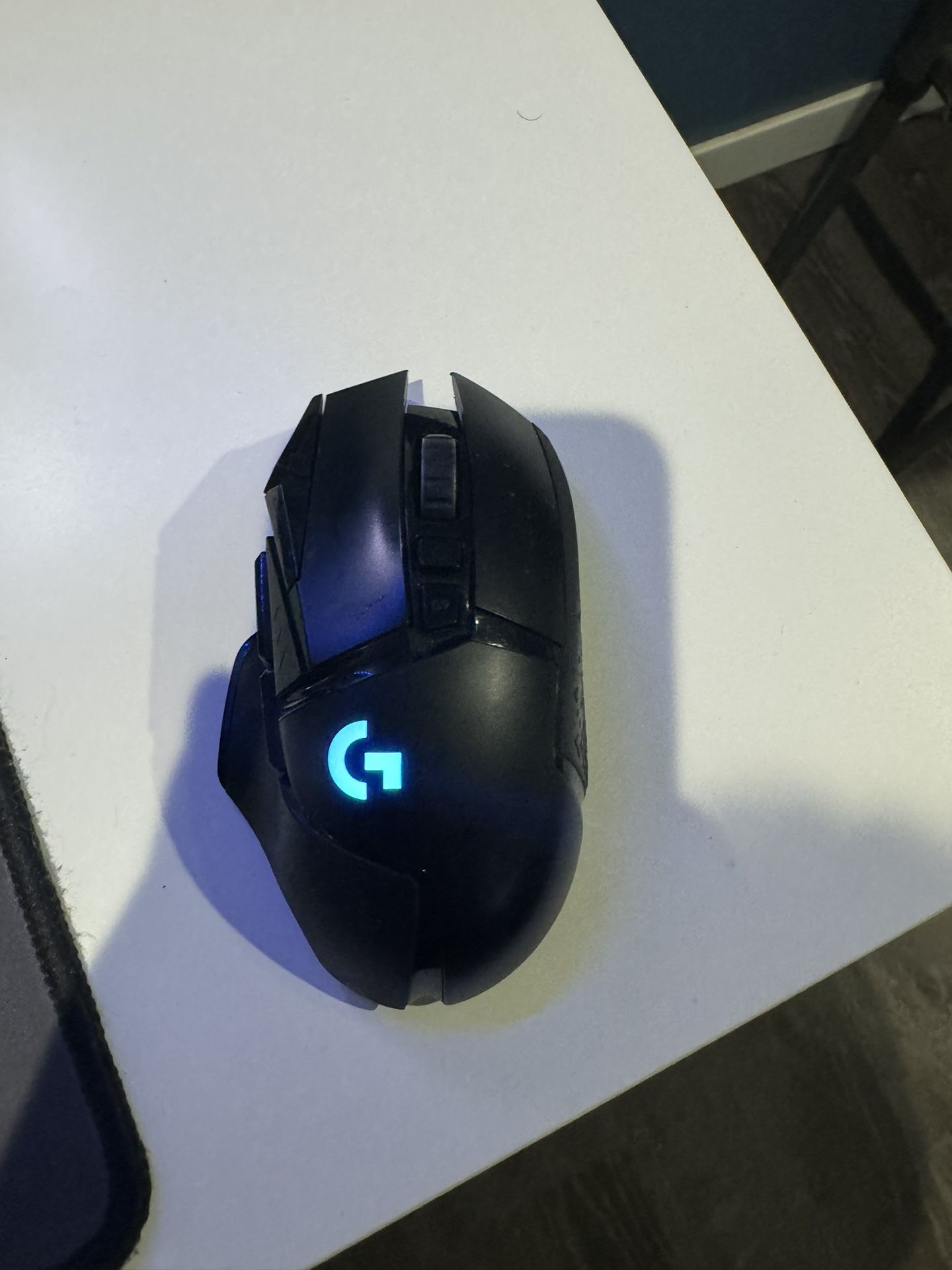 G502 Logitech wireless mouse